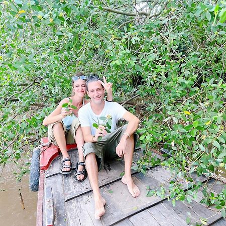 Hide Away Bungalows In Ben Tre City Extérieur photo