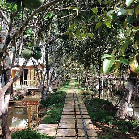 Hide Away Bungalows In Ben Tre City Extérieur photo
