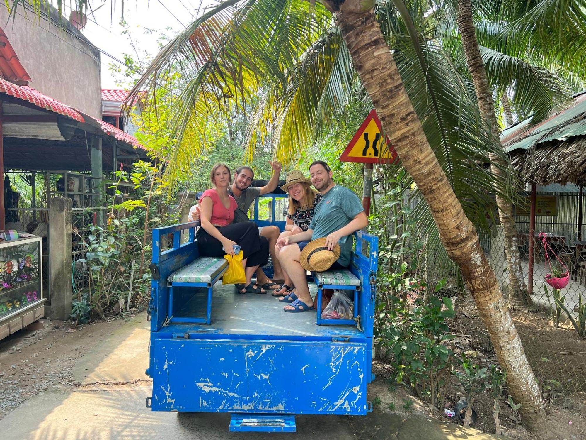 Hide Away Bungalows In Ben Tre City Extérieur photo