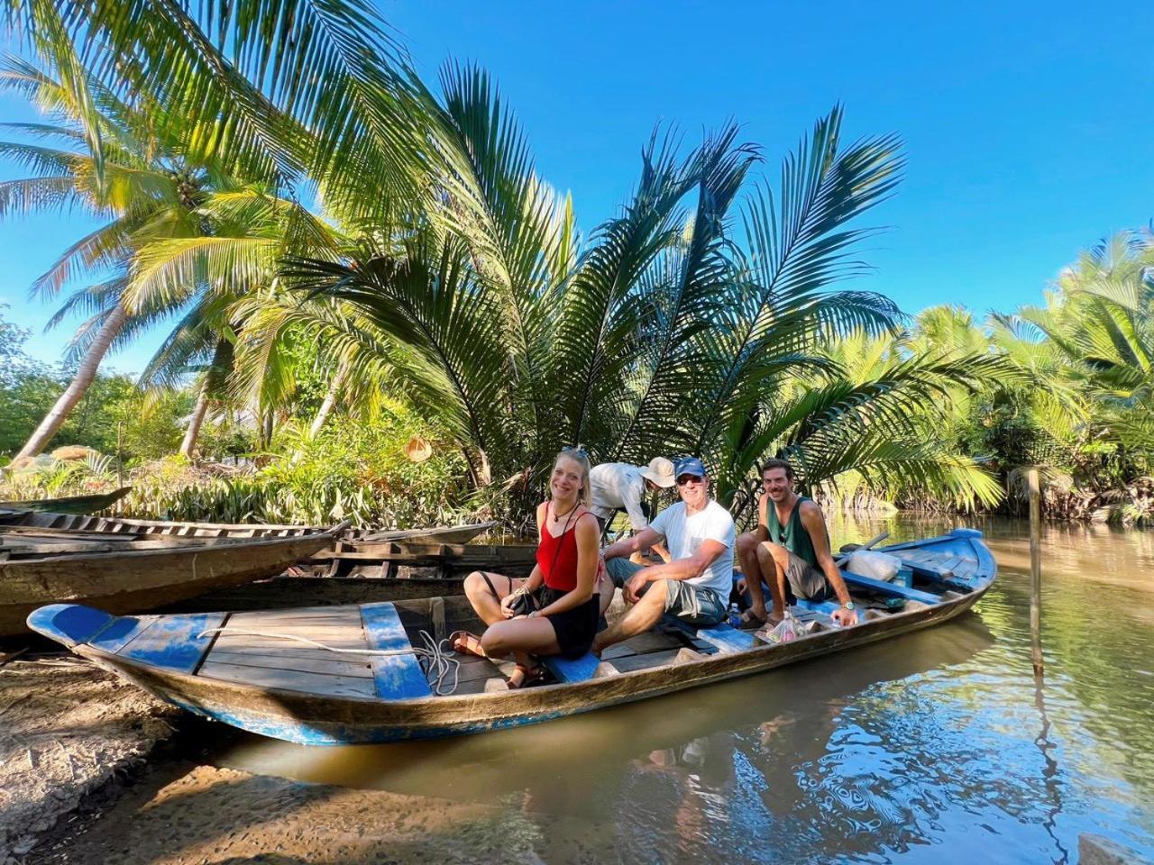 Hide Away Bungalows In Ben Tre City Extérieur photo