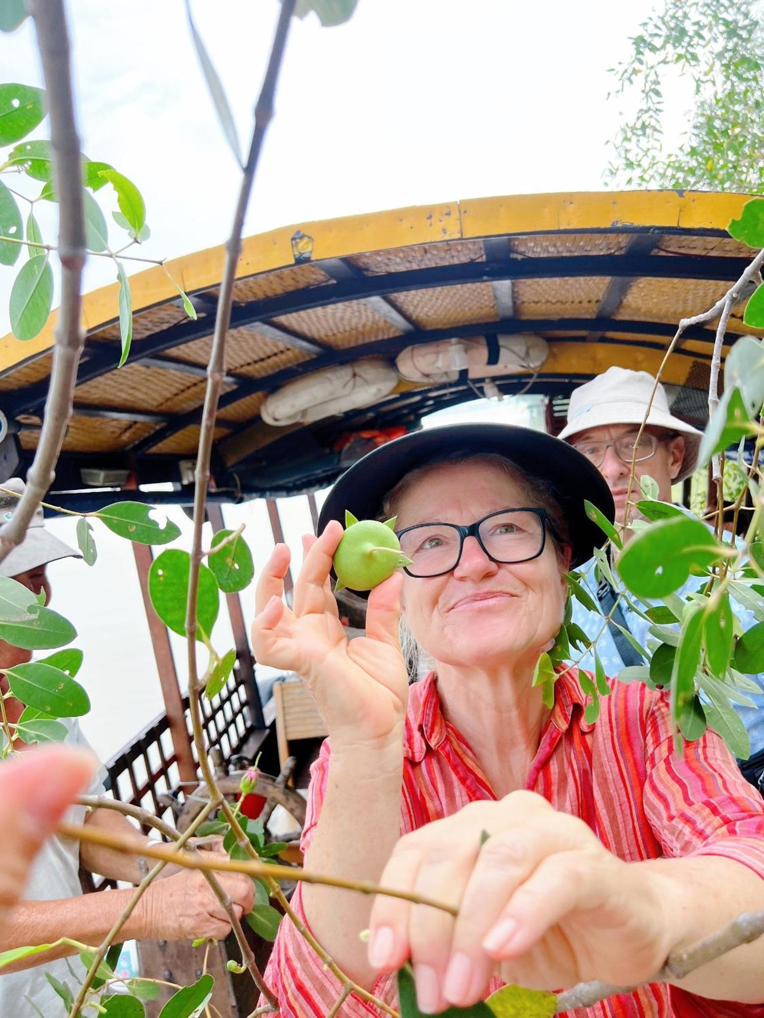 Hide Away Bungalows In Ben Tre City Extérieur photo