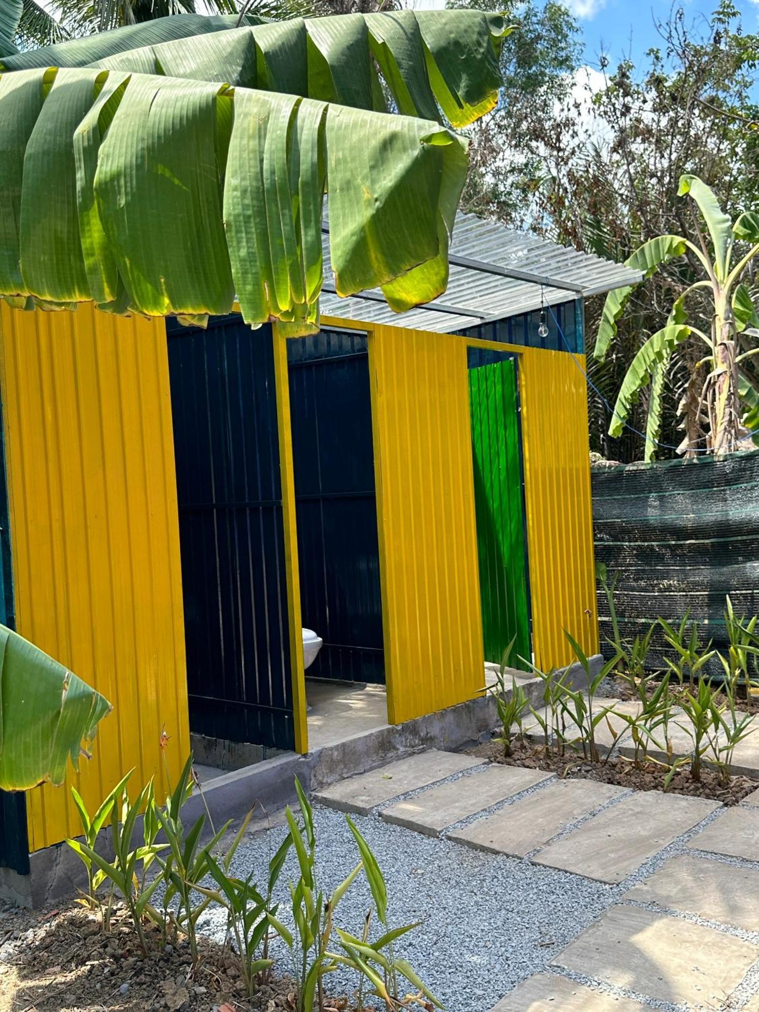 Hide Away Bungalows In Ben Tre City Extérieur photo