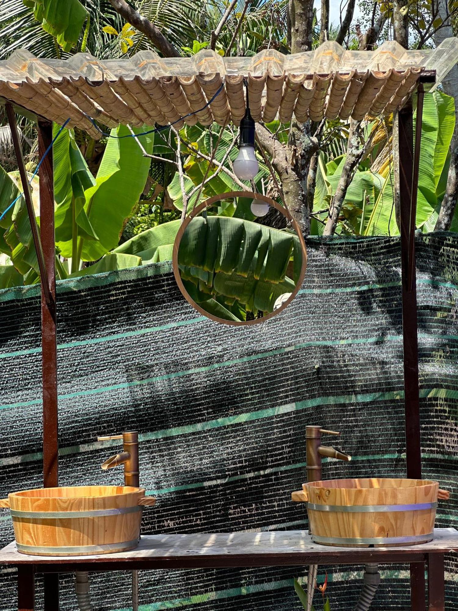 Hide Away Bungalows In Ben Tre City Extérieur photo