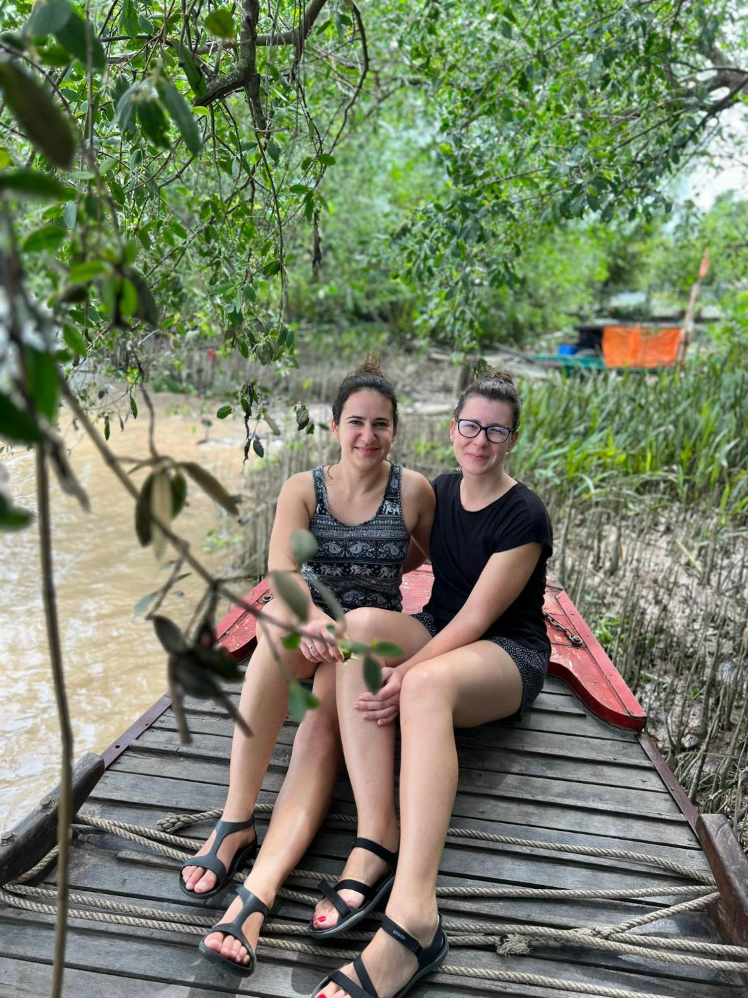 Hide Away Bungalows In Ben Tre City Extérieur photo