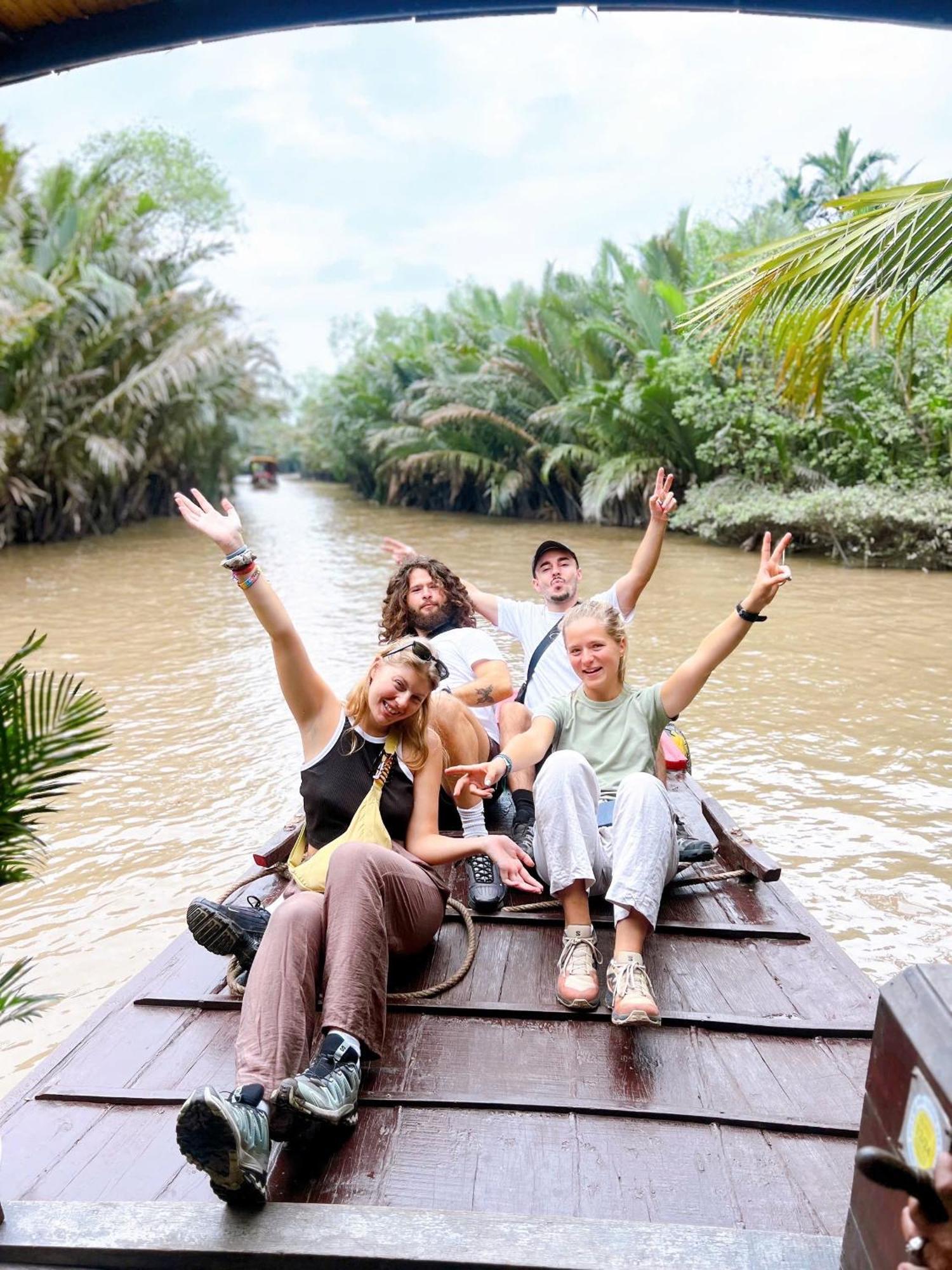 Hide Away Bungalows In Ben Tre City Extérieur photo